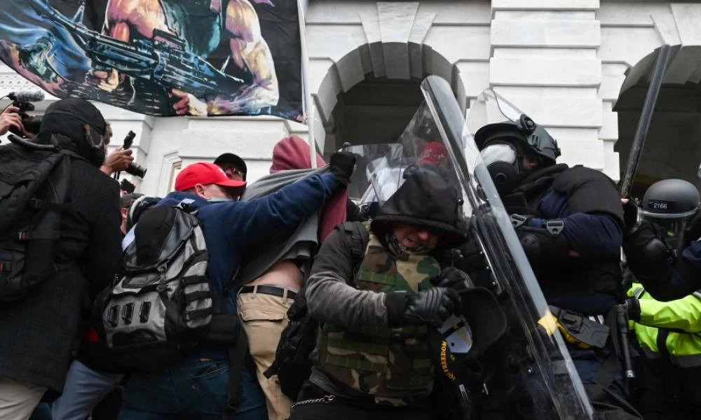 Εισβολή στο Καπιτώλιο: Η βουλή ενέκρινε την απονομή χρυσού μεταλλίου στους αστυνομικούς